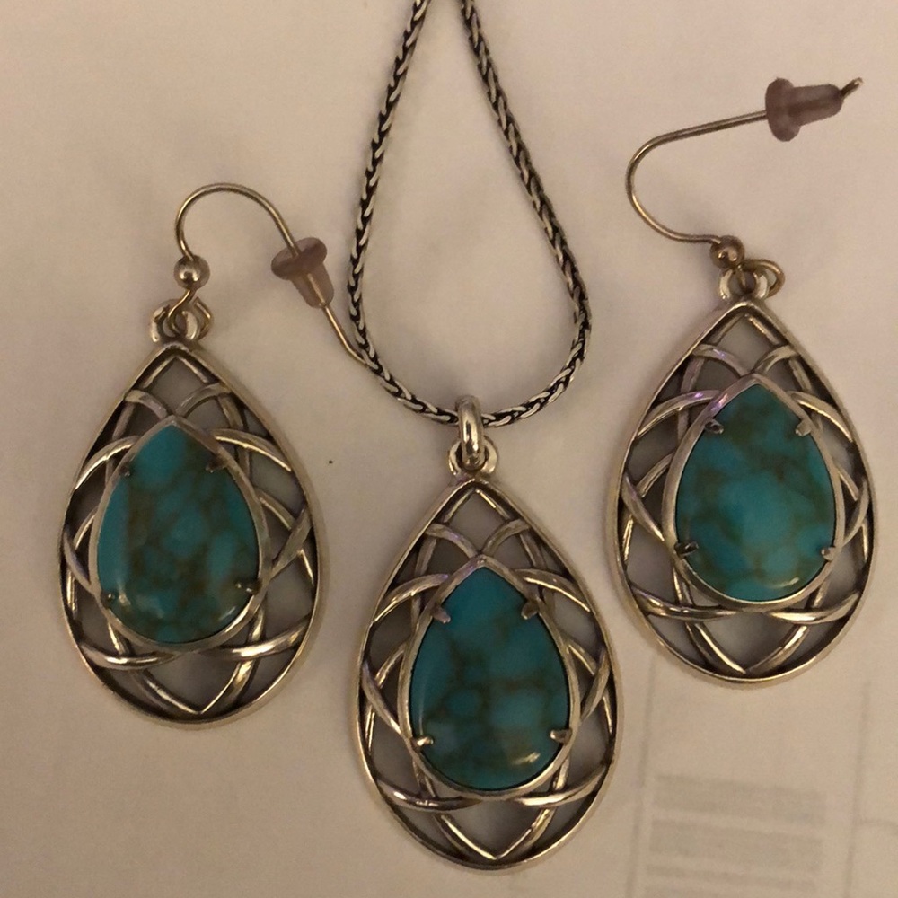 Necklace / earrings